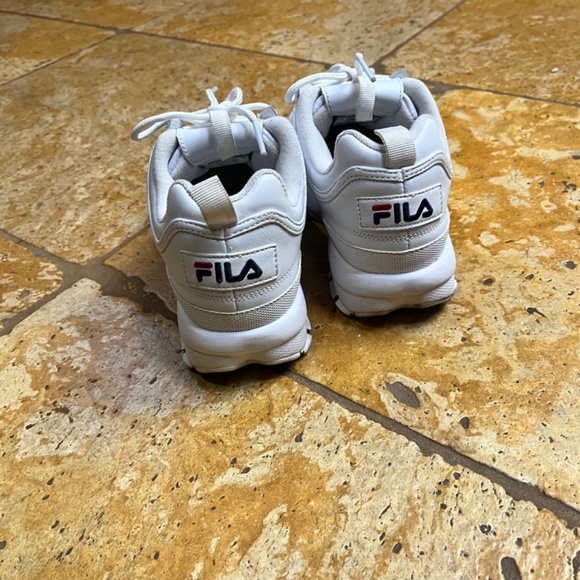 Filas - Picture 3 of 3